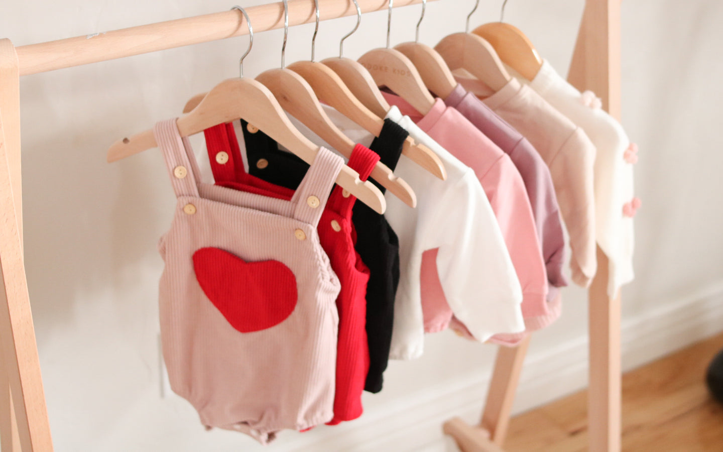 Shop Baby & Kids Cloth Hangers Online with Babymoo